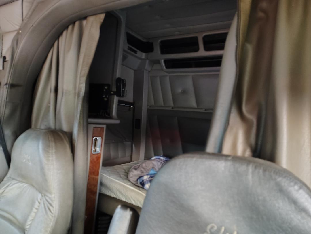 2005 PETERBILT 379 - Image 34